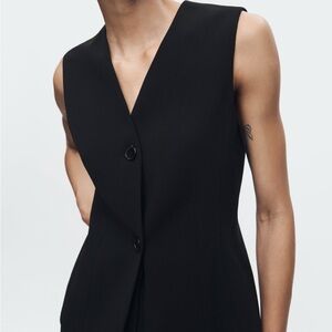 Zara Black Sleeveless V-Neck Button Front Top
